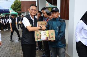 Bapenda Lampung melakukan kegiatan SIGER (Saatnya Ikut BerGERak untuk rakyat yang membutuhkan) Beli Bagi